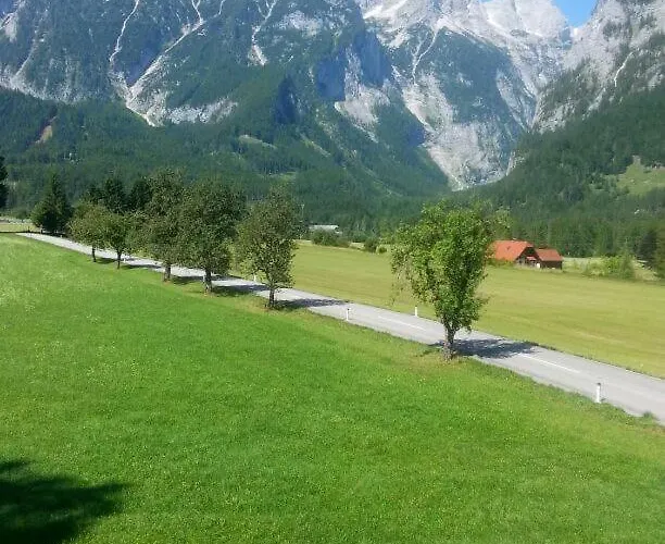 Konukevi Haus Bergblick 4*