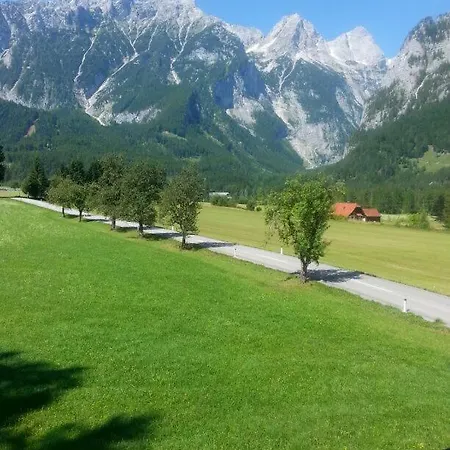 Pensionat Haus Bergblick 4*